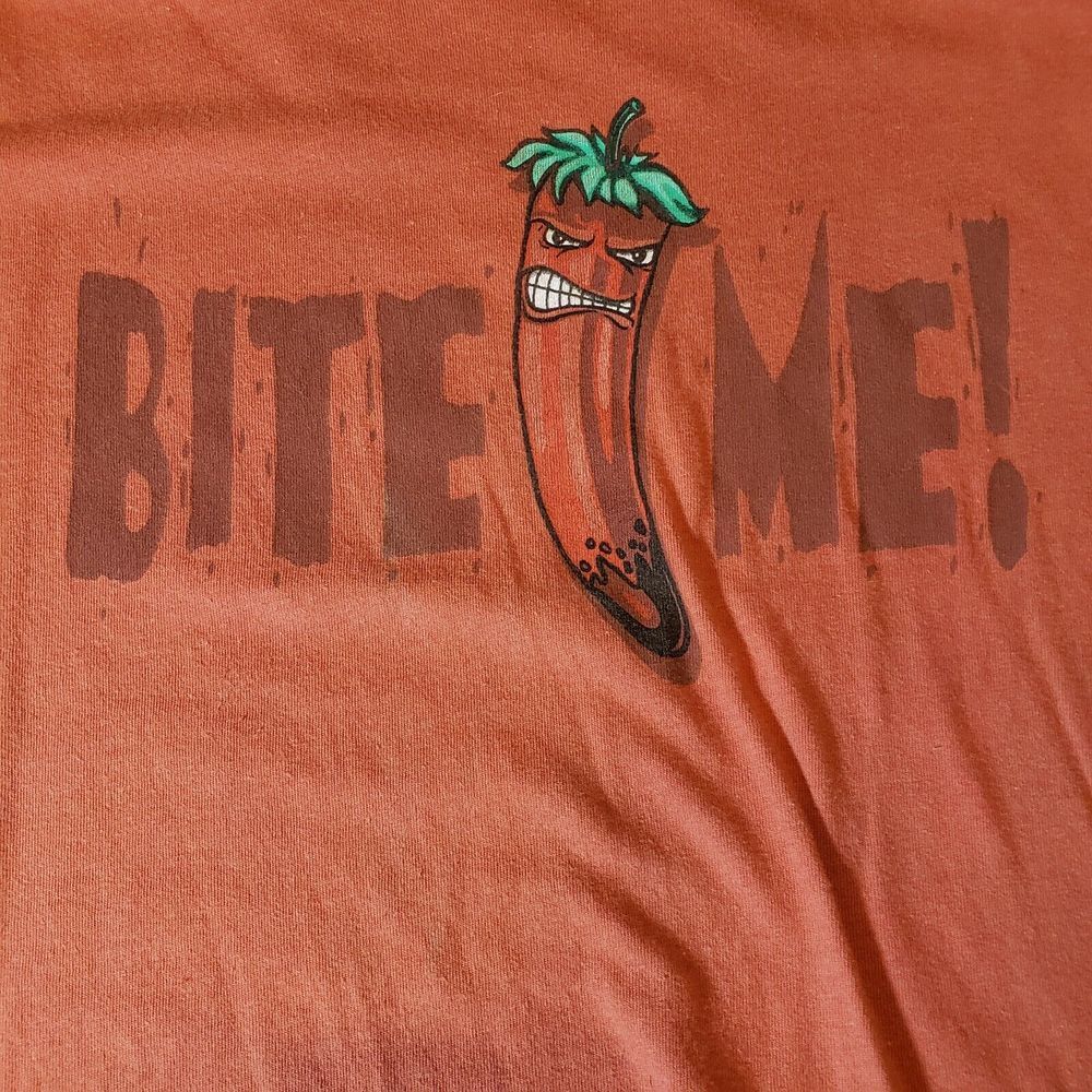 Mens XL Vintage Fit T Shirt  Original Trailer Brand‎ BITE ME Orange Extra Large